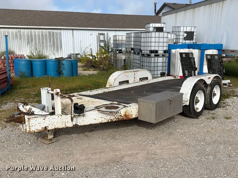 1999 Aerolift equipment trailer