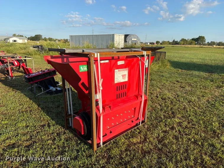 Raytree RMBC72 skid steer crusher