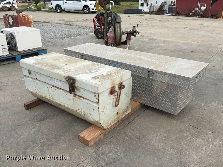 (2) toolboxes