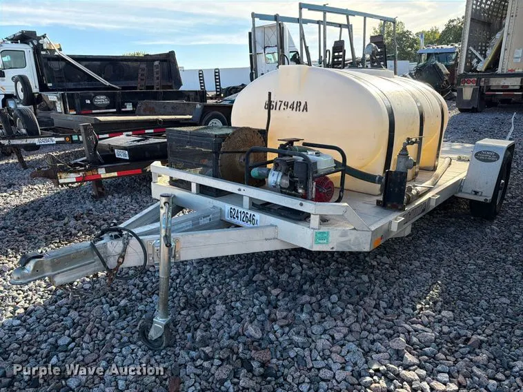 2016 Aluma 8214HS tank trailer