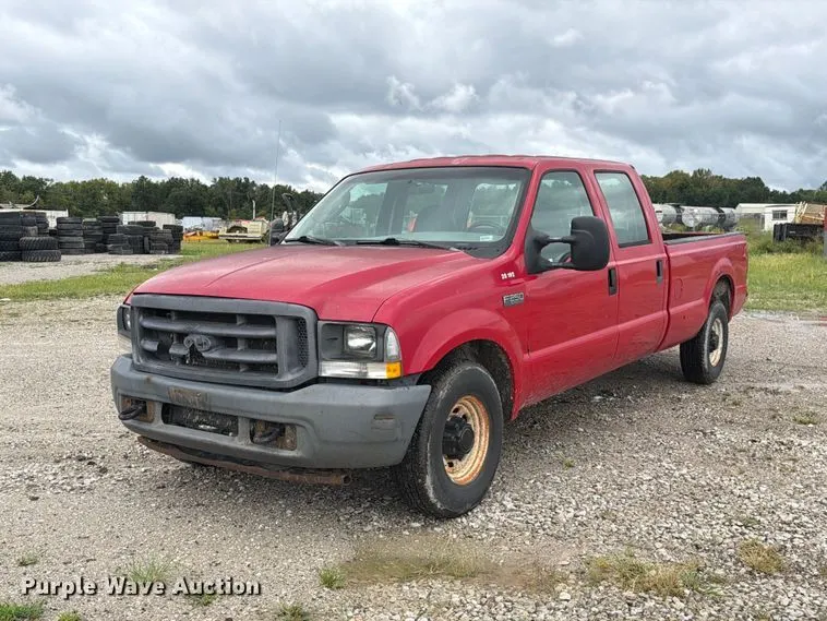 2004 Ford F250 Super Duty Crew Cab pickup truck