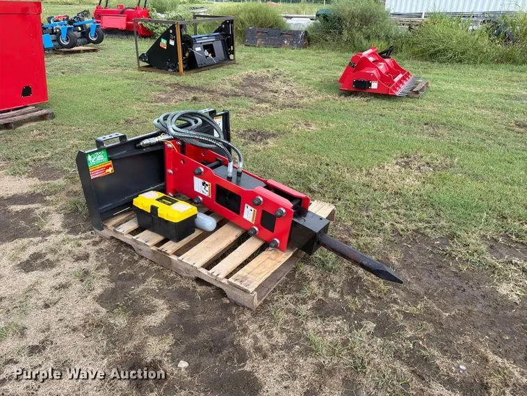 Raytree RMH680 skid steer breaker