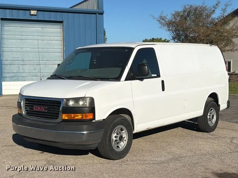 2014 GMC Savana Utility Van