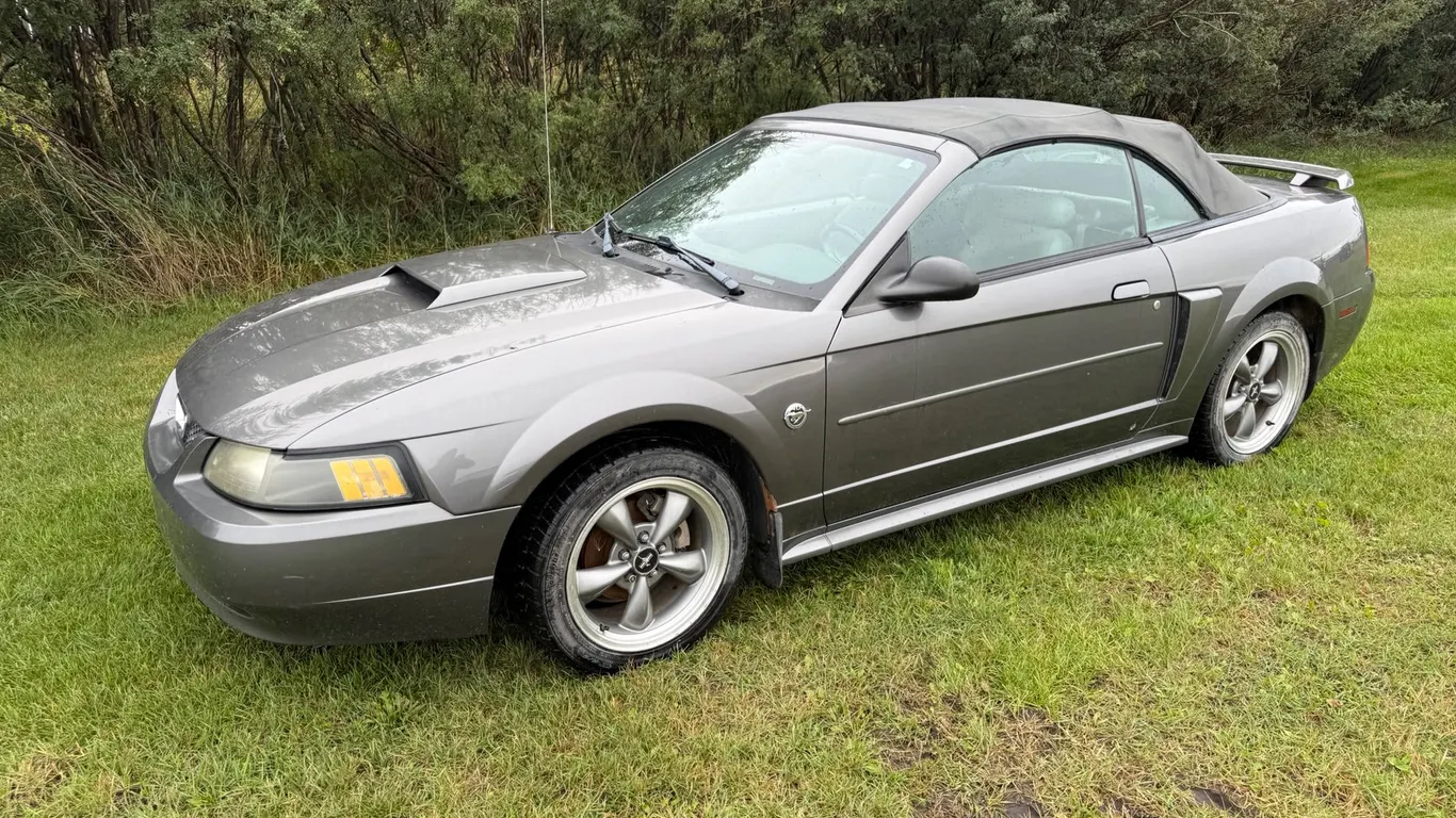 2004 Ford Mustang 40th Anniversary Convertable Sports Car