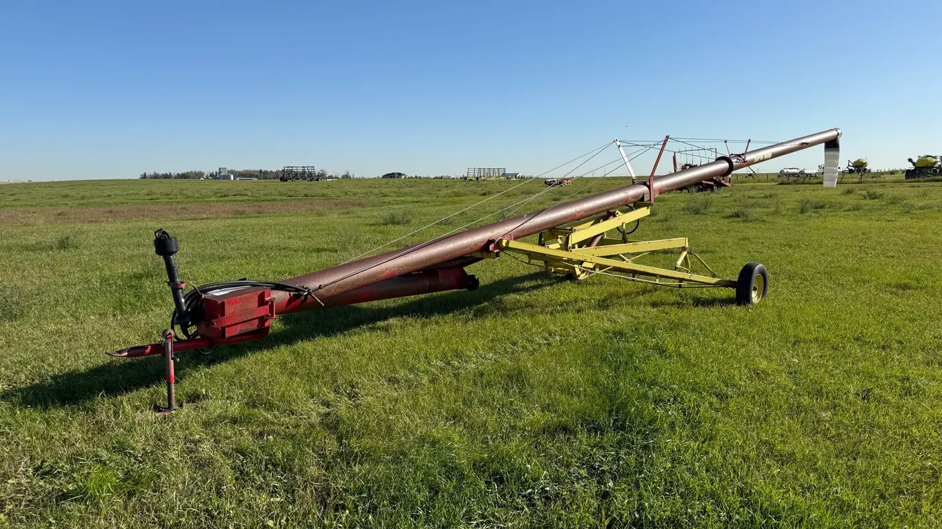 Farm King 10" Swing Auger