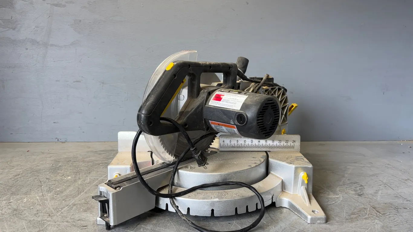 Trade Master 10" Sliding Compound Mitre Saw