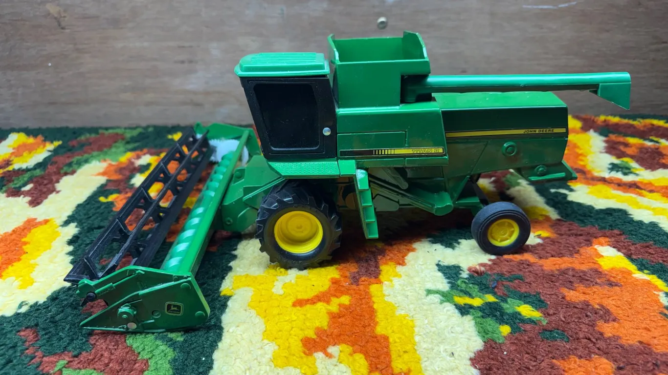 John Deere Diecast Model Titan ll Combine