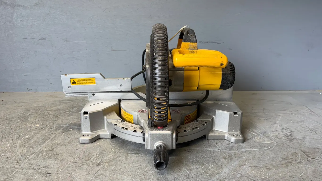 DeWalt 10" Compound Mitre Saw