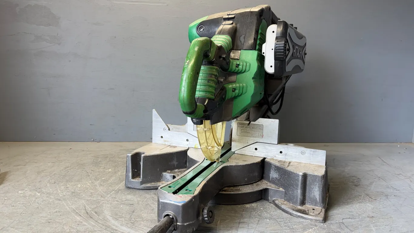 Hitachi C12RSH 12" Sliding Compound Mitre Saw