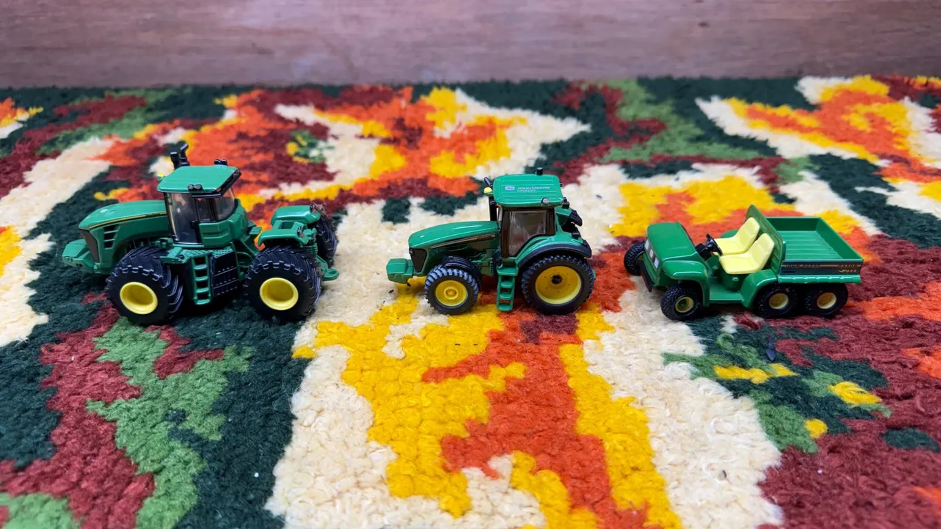 Assorted John Deere 1/64 Models