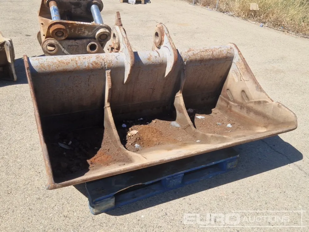 1690mm Cleaning Bucket
