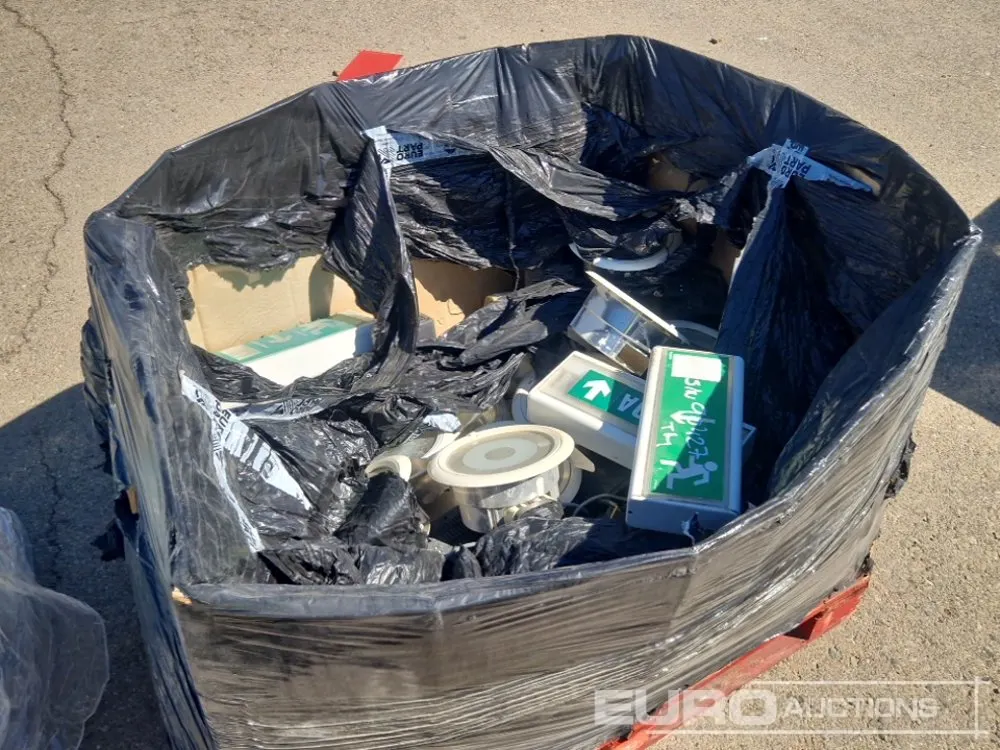 Pallet of Various Lights