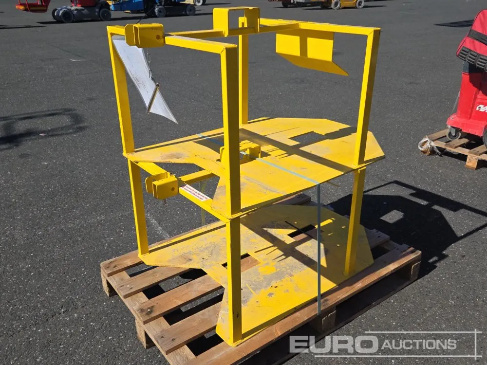 Protection Cage for Mobile Tracffic Lights (2 of)