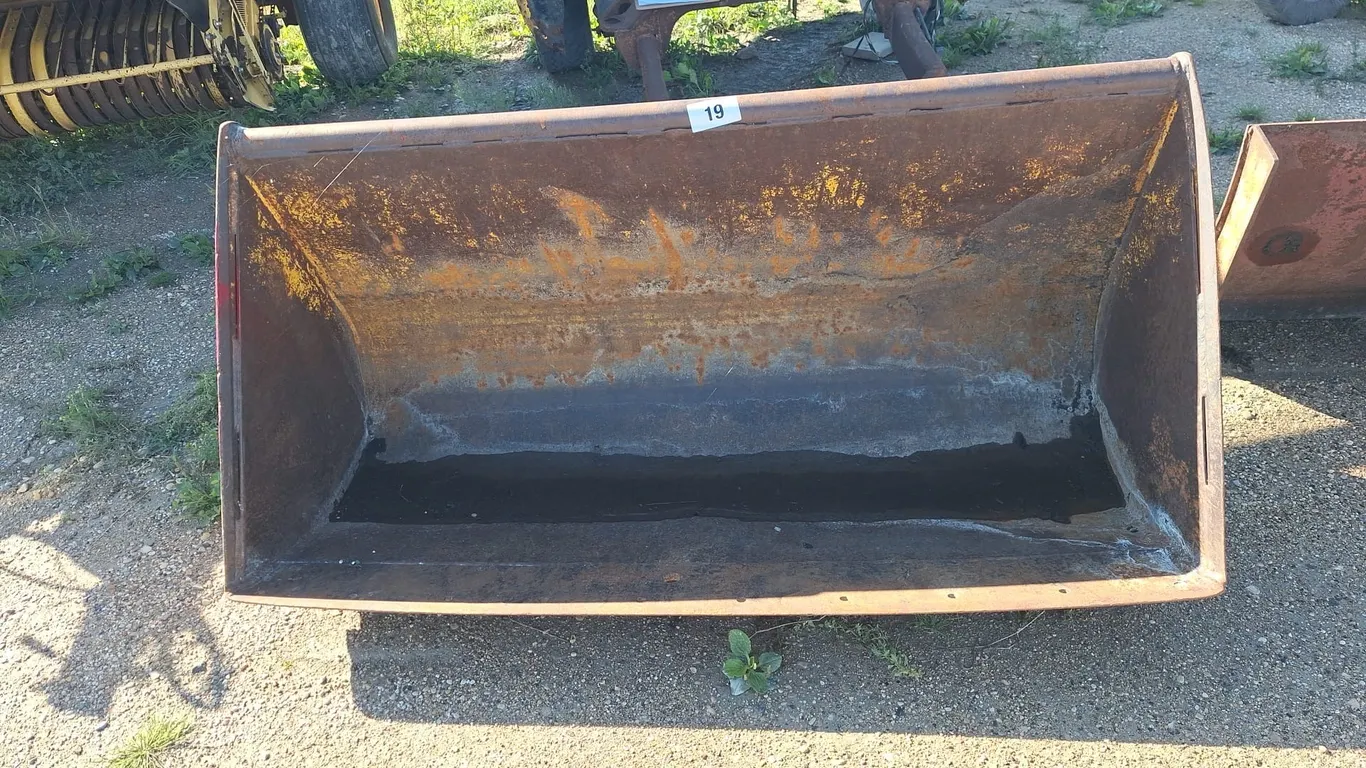 Loader bucket