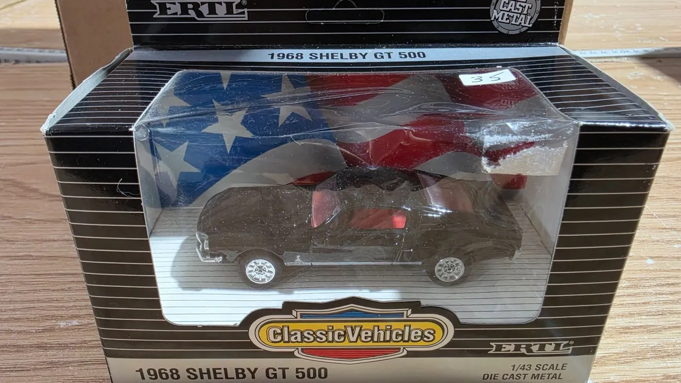 ERTL - 1/43 Shelby GT 500
