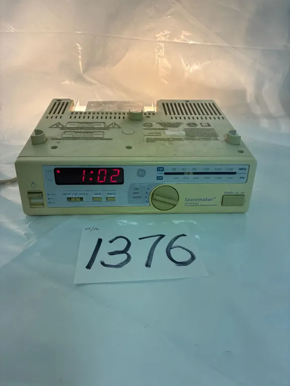 Kitchen AM/FM Radio Clock w/ Light
