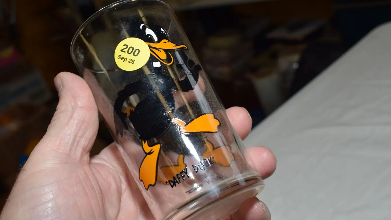 1977 Daffy Duck Pepsi-Cola Glass