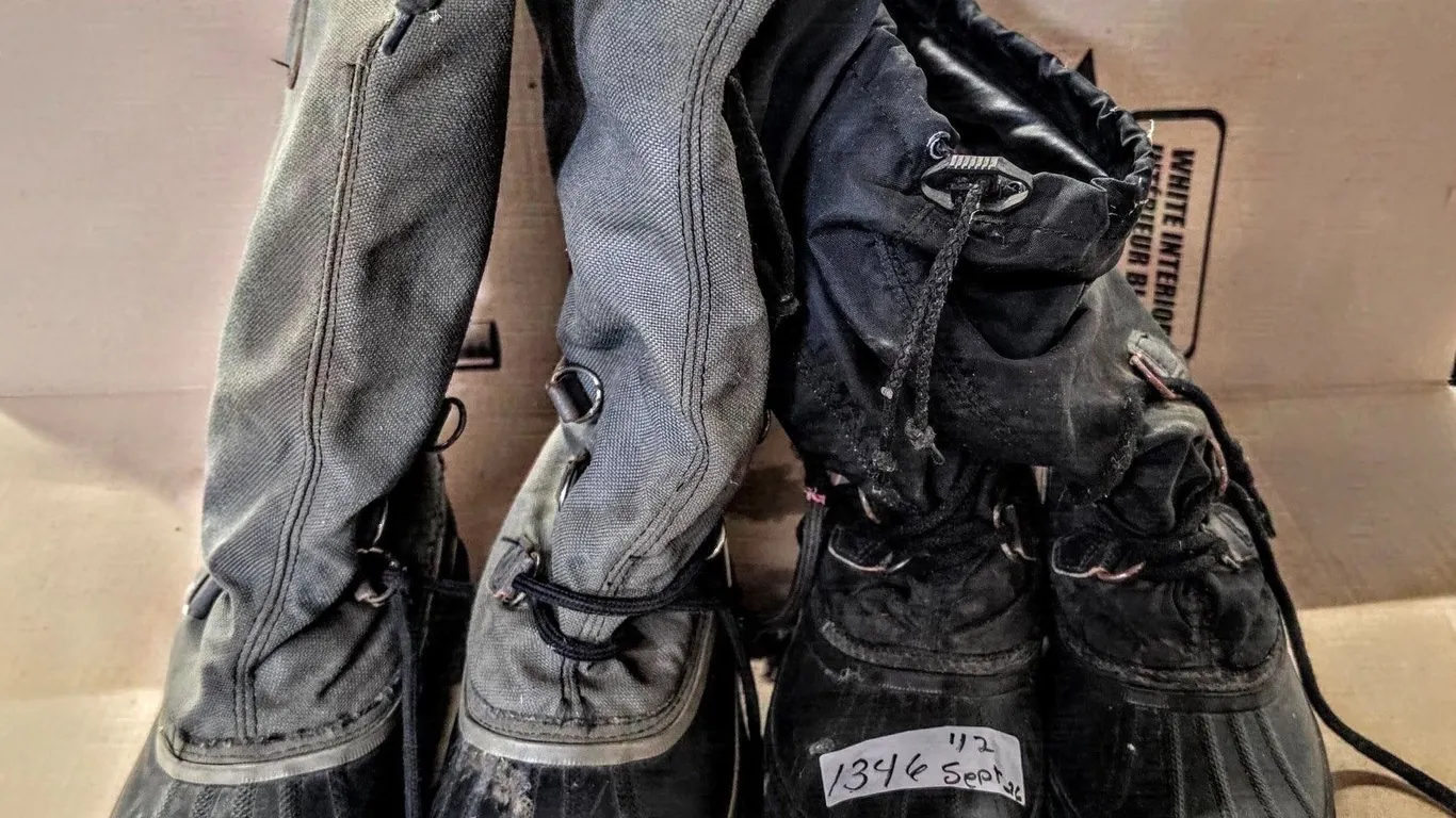 (2) Pairs of Sorel Boots (Short Size 6 & Tall Size 7)