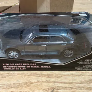 Chrysler 300 - 1/24 scale