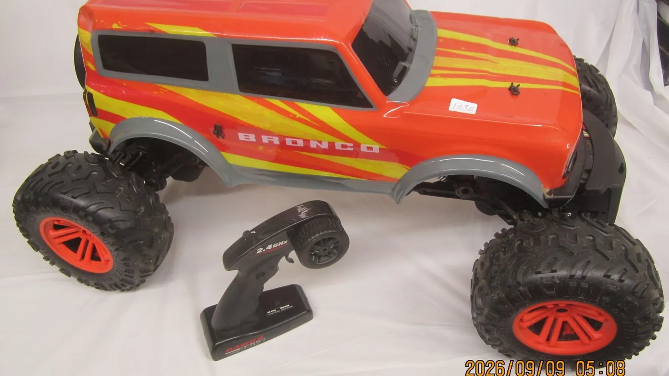 1058. Super Large 28 inch Long Ford Bronco Radio Controlled Truck Everything but the Charger Great L