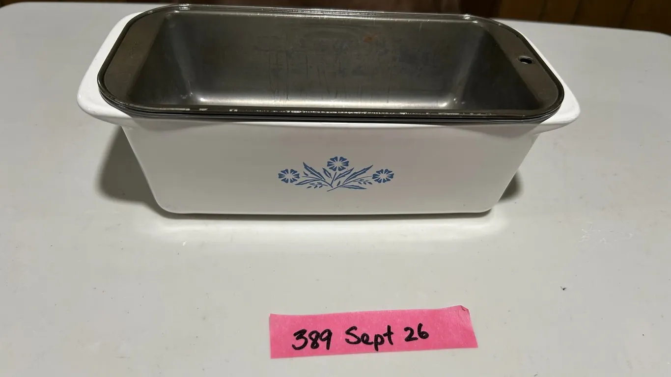 Corning Ware loaf pan and 2 metal loaf pans