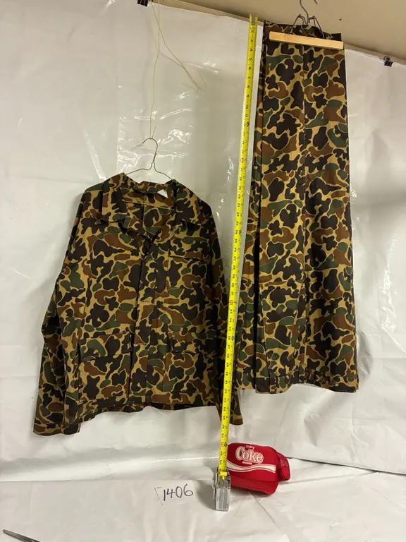 Camo Jacket and Pants Set (XL), Coke Hat