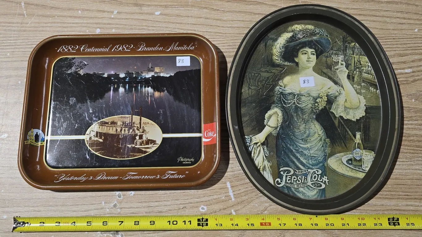 1982 Coca Cola tray + 1 Pepsi tray