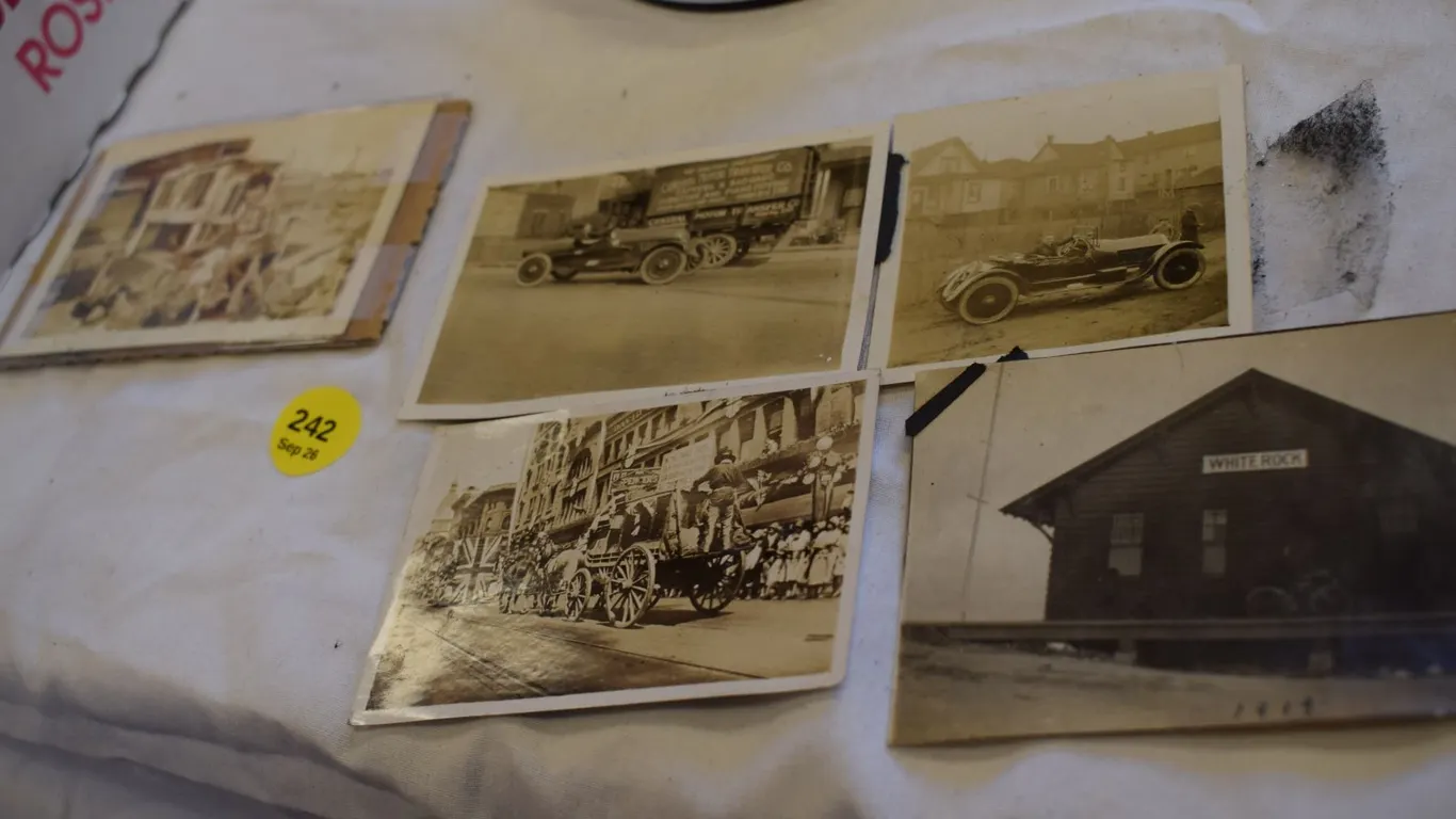 Old Photo Lot (Automobiles, etc.)