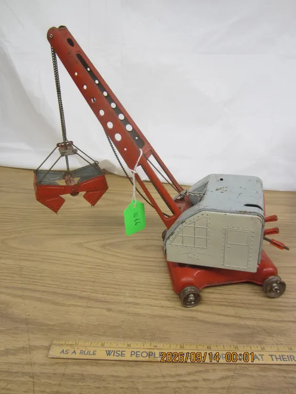 1066. Antique 1950's Drag Link Dirt Moving Toy in Good Shape