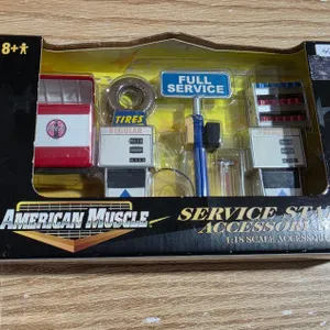 Service Station Accessory Set - 1/18