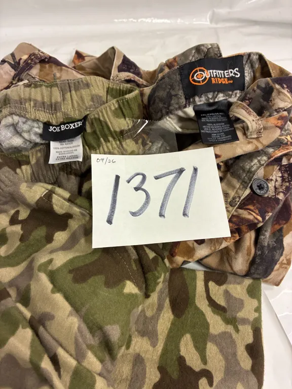 (2) Pair of Camo Pants – XL & XXL (44/46)