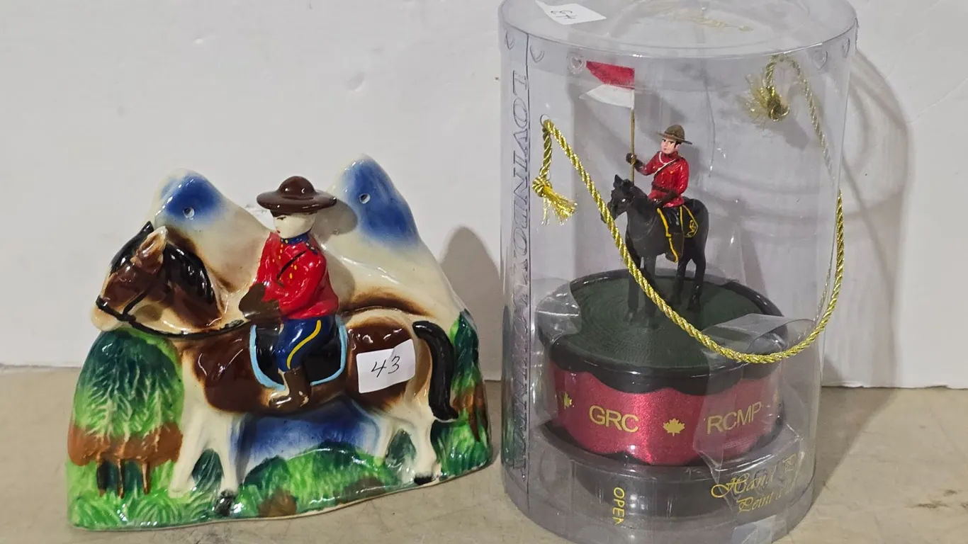 Hand painted RCMP Lovinbox & ceramic plaque