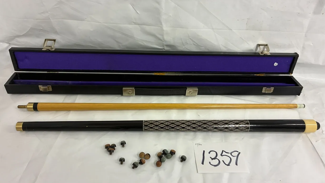 Pool Cue w/ Case & Extra Tips