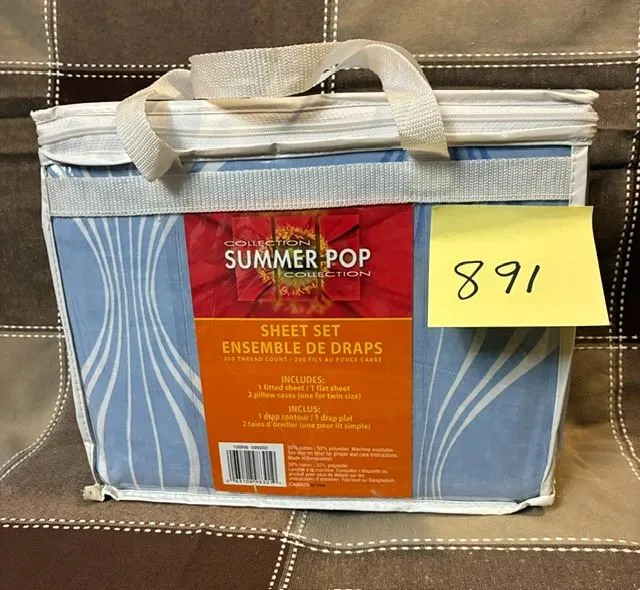 Bed Sheet Set, Queen Size. New in Package. Cotton/Polyester.