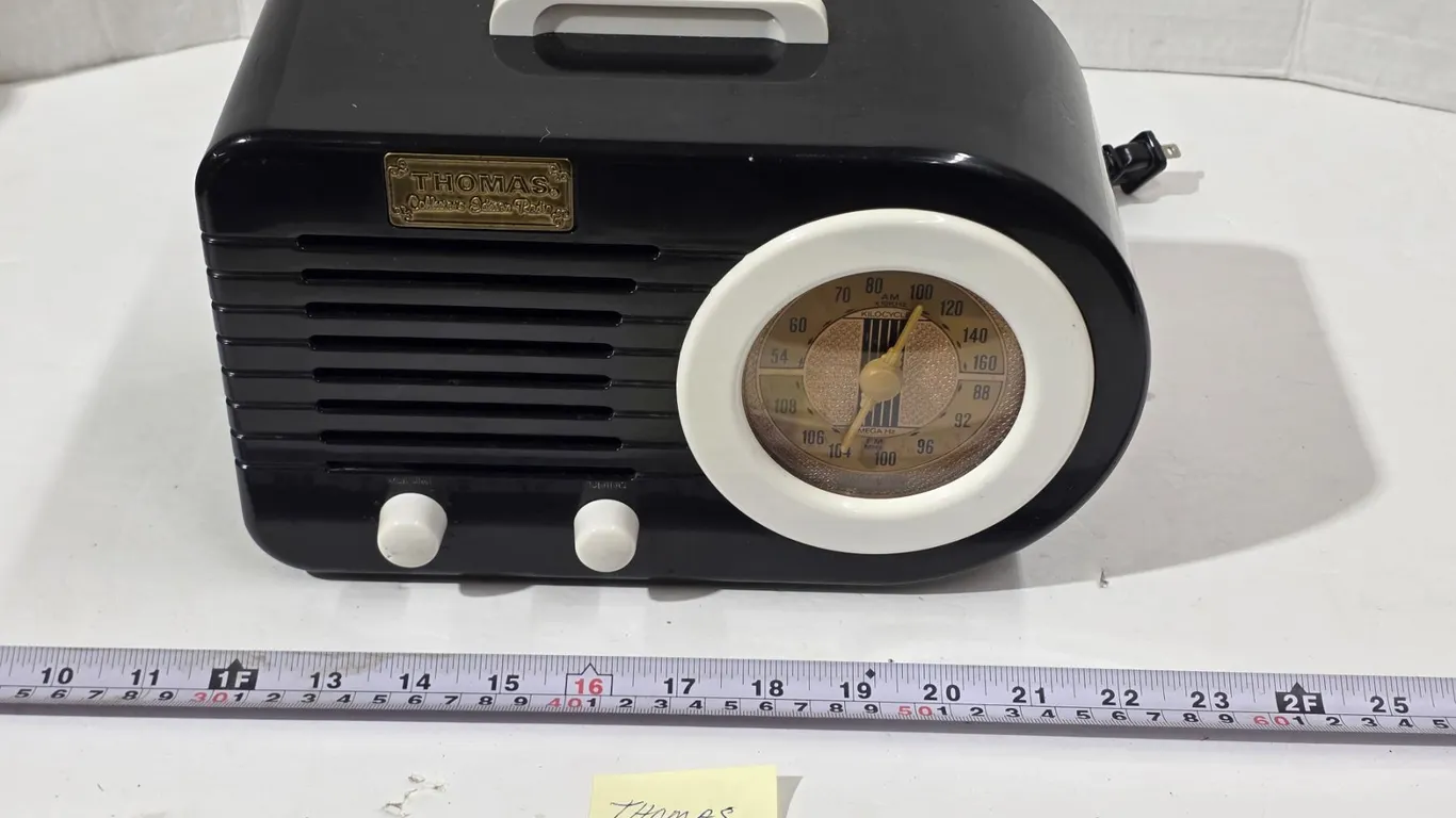 Thomas Collectors Replica AM/FM Radio – Full Working Condition