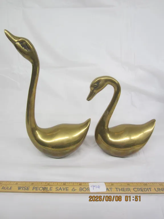 994. 2 Vintage Solid Brass Swans in Great Condition.