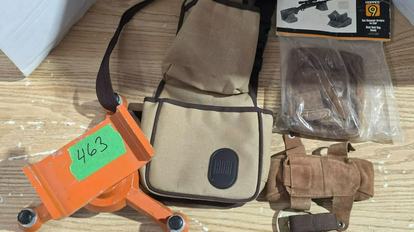 Rifle Shooter Stand Up with PaD Bag MISC Items