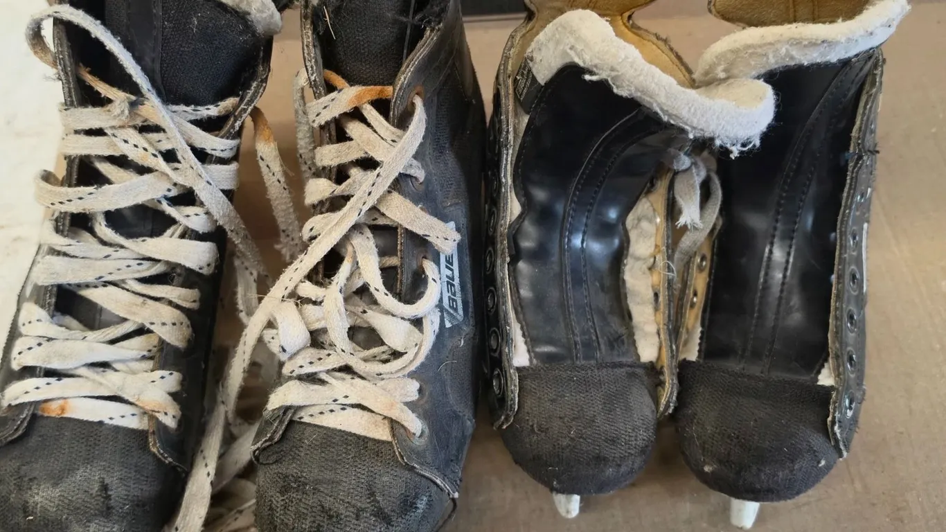 (2) Pair Bauer Hockey Skates - Youth 13EE & Adult (Unknown Size)
