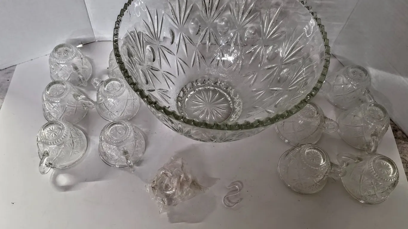 Punch Bowl w/ 12 cups and Clips