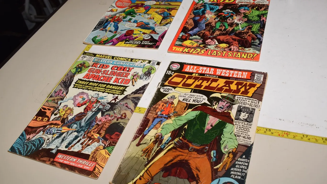 (4) Vintage “Western” Comic Books (Marvel & DC)