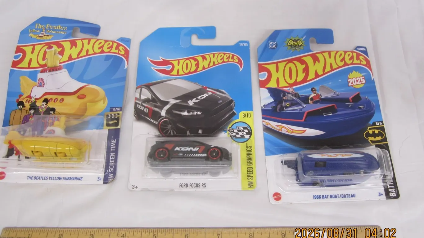 943. Lot of 3 Vintage Hot Wheels Sealed