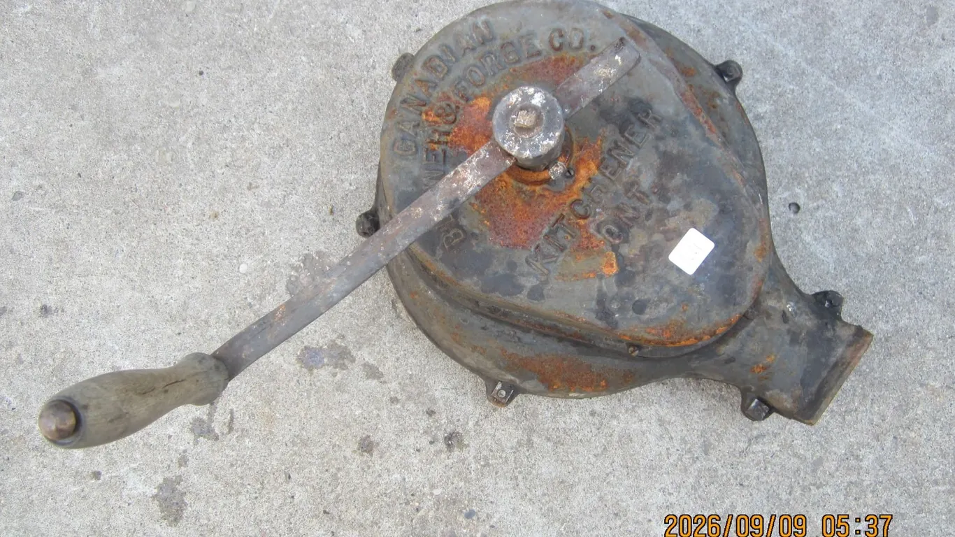 1061. Cast Iron Canadian Forge Blower for a Blacksmiths Not Seized
