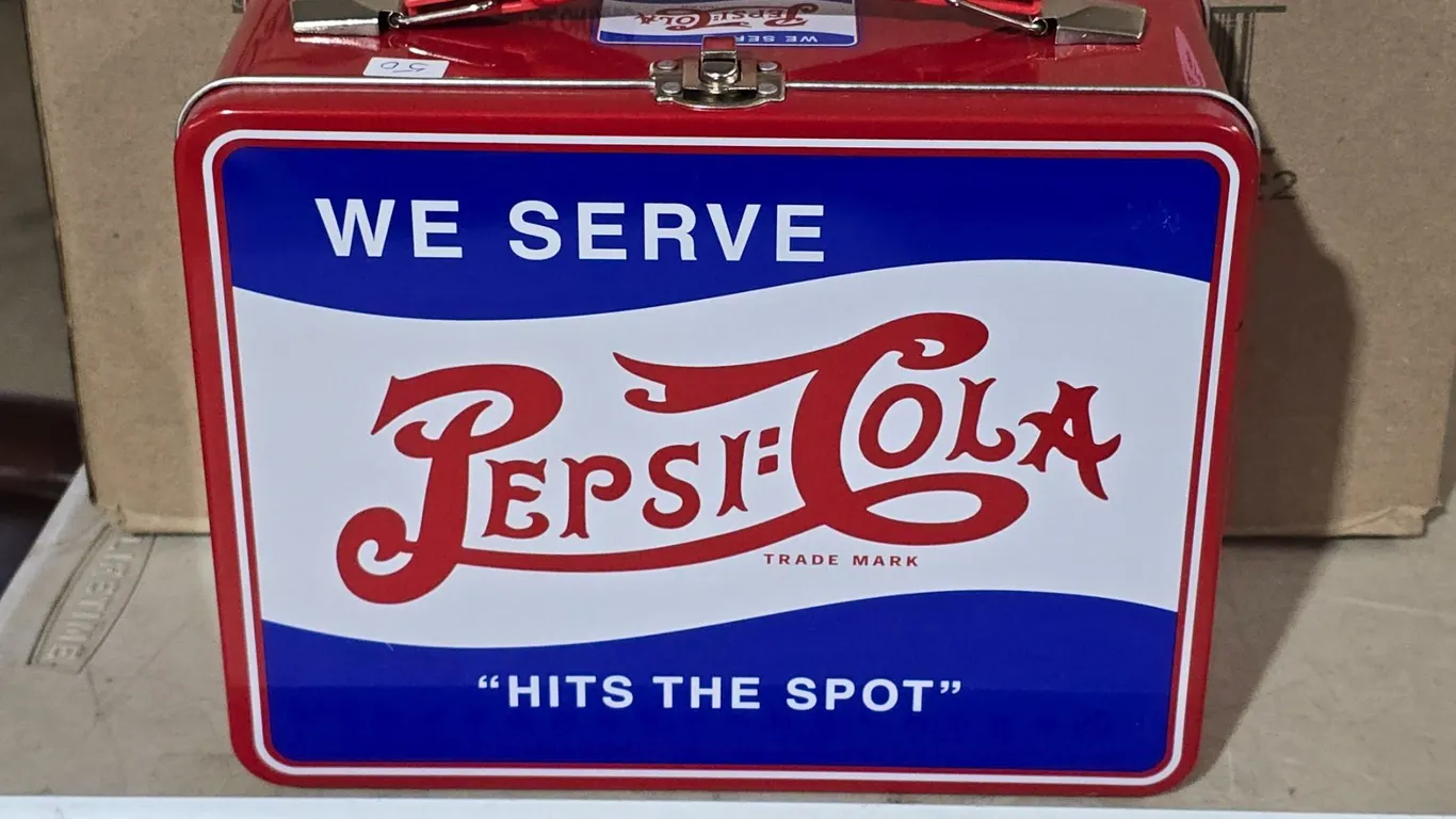 Pepsi lunchbox - immaculate