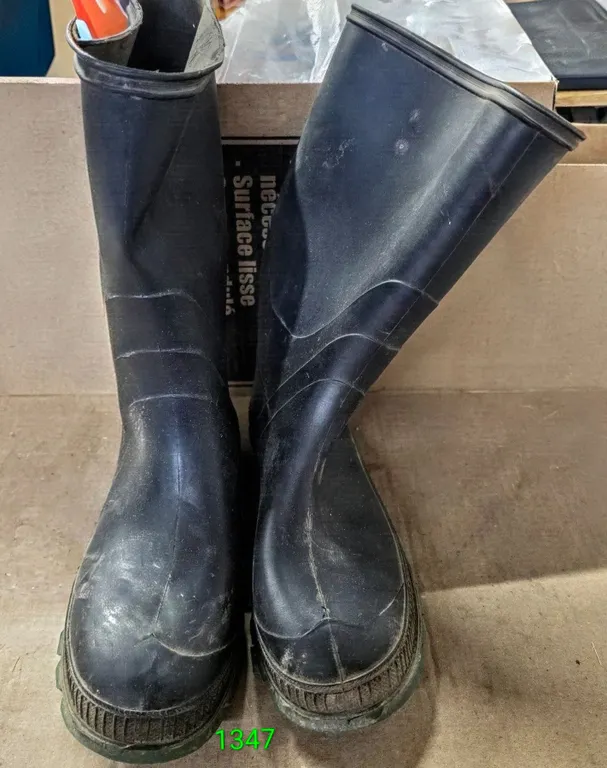 Rubber Boots (Women’s Size 8)
