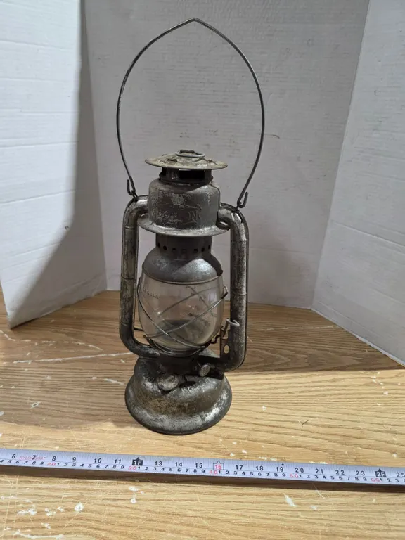 Beacon GSW 16'' Tall Barn Lantern Perfect Condition