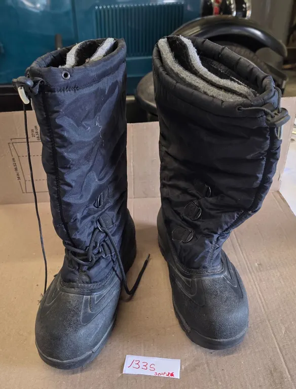 Sorel Winter Boots 16” Tall (Size 11)