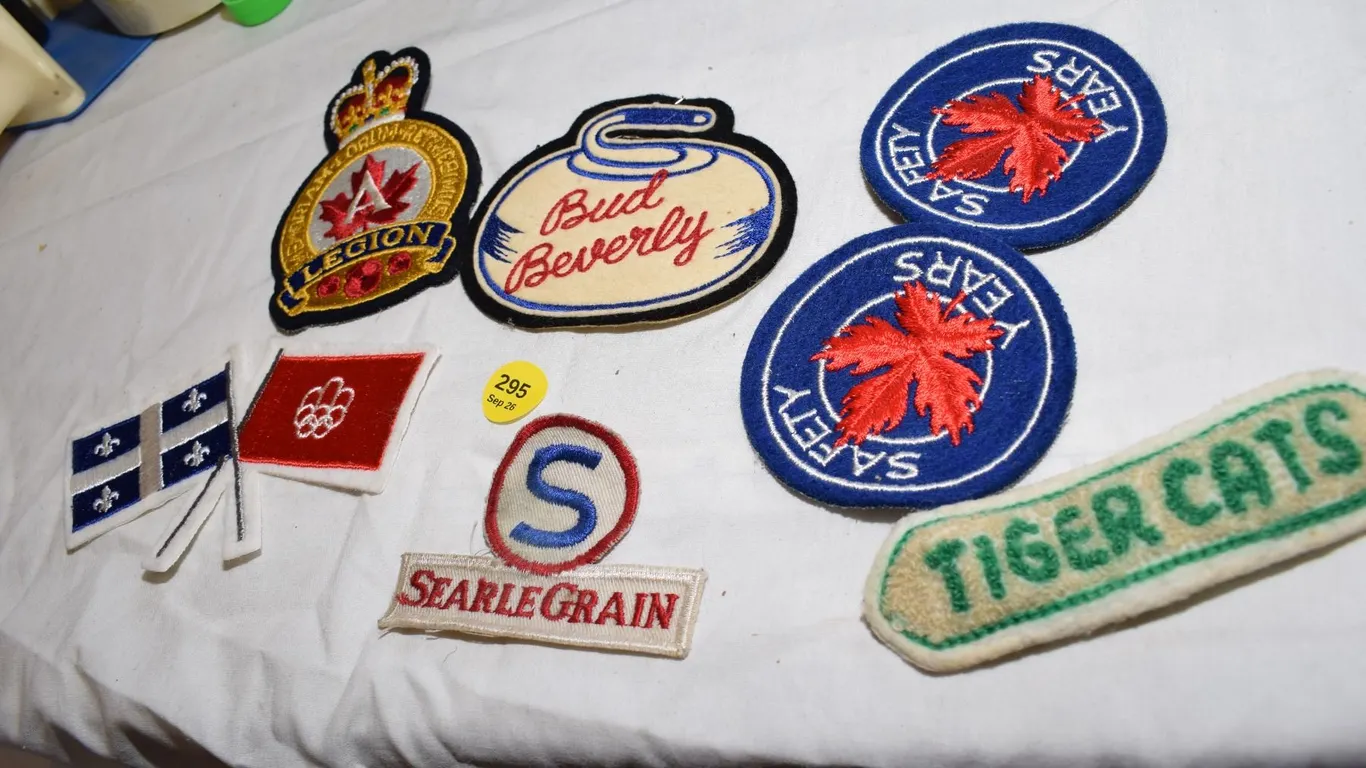 Vintage Crest Lot