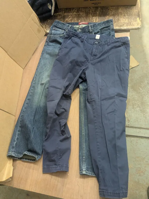 (2) Pairs Size 12 Ladies Pants – Arizona Denim Jeans, Gap Chinos