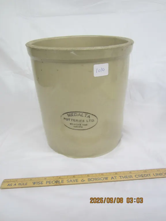 1010. Antique 1 Gallon Medalta Crock