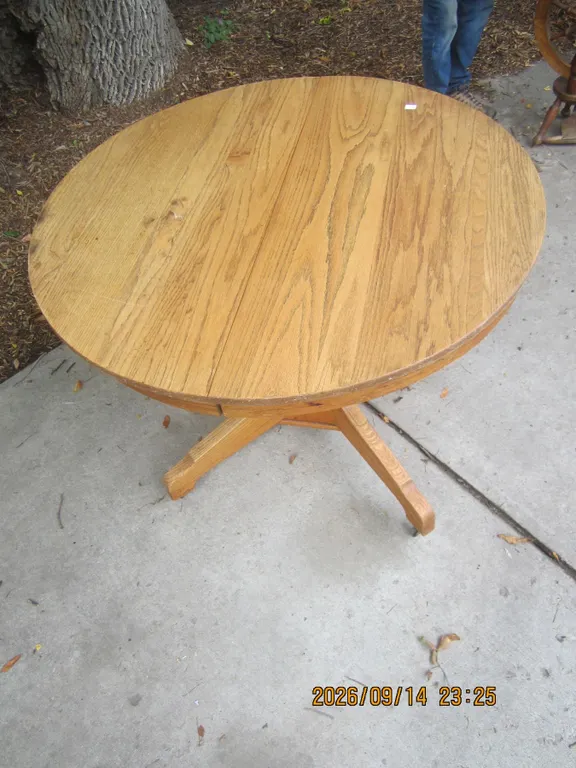 1103. Antique Round Oak Table with Base